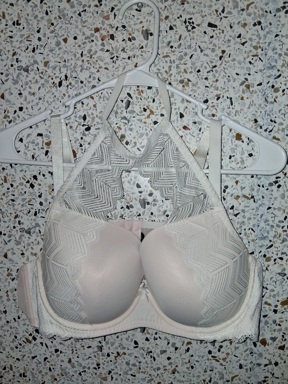 Women's Adore Me Tshirt Bra Size 40C Pink/white Halter Padded With Wires